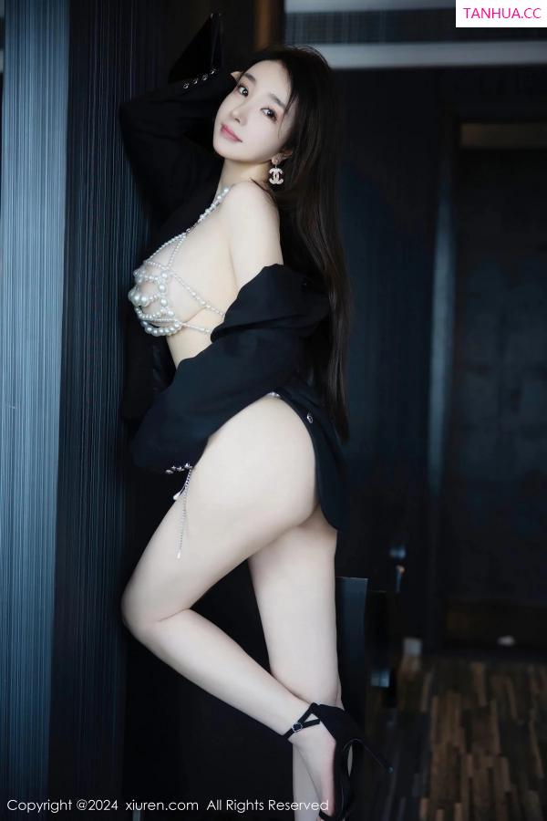   [XiuRen]高清写真图 2024.01.10 No.7939 雨儿baby 美腿妩媚第34张图片
